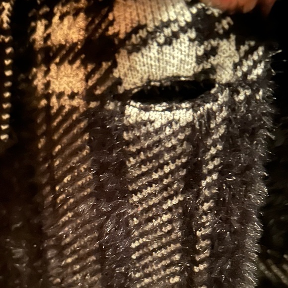 NWT, NVLT Thread Collective Black and White Eyelash Coatigen, Size XL - Picture 12 of 16